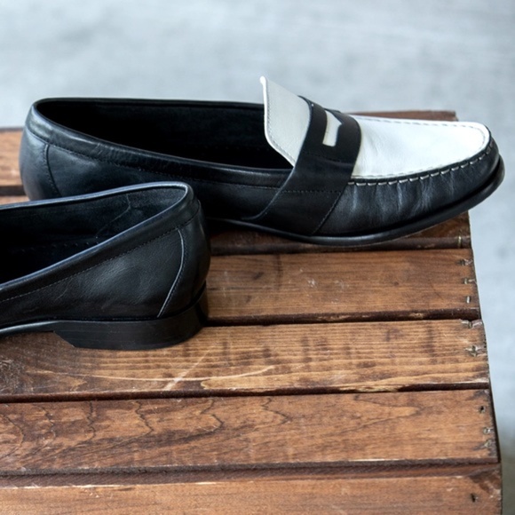 Classic Women's Cole Haan Spectator Penny B/W - Picture 15 of 17